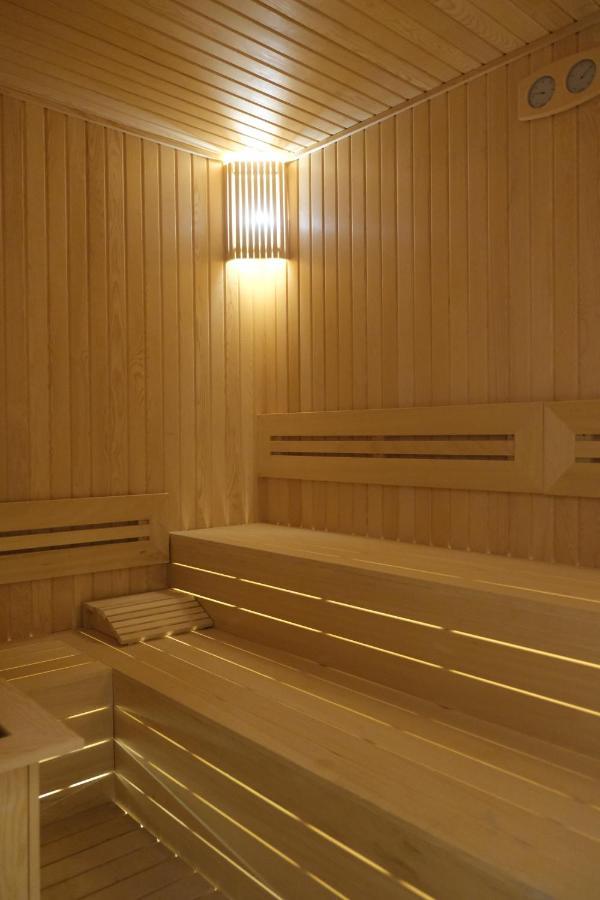 Hotel Four Reels Serdivan Exterior foto